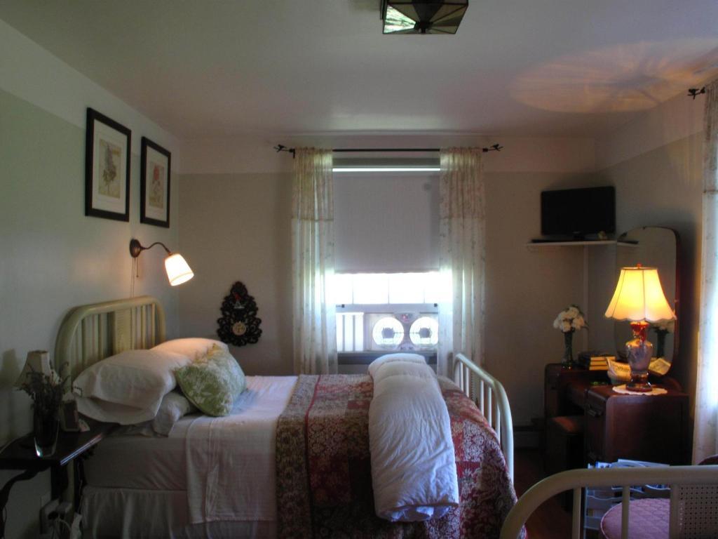 Omstead'S On Erie B&B Wheatley Szoba fotó