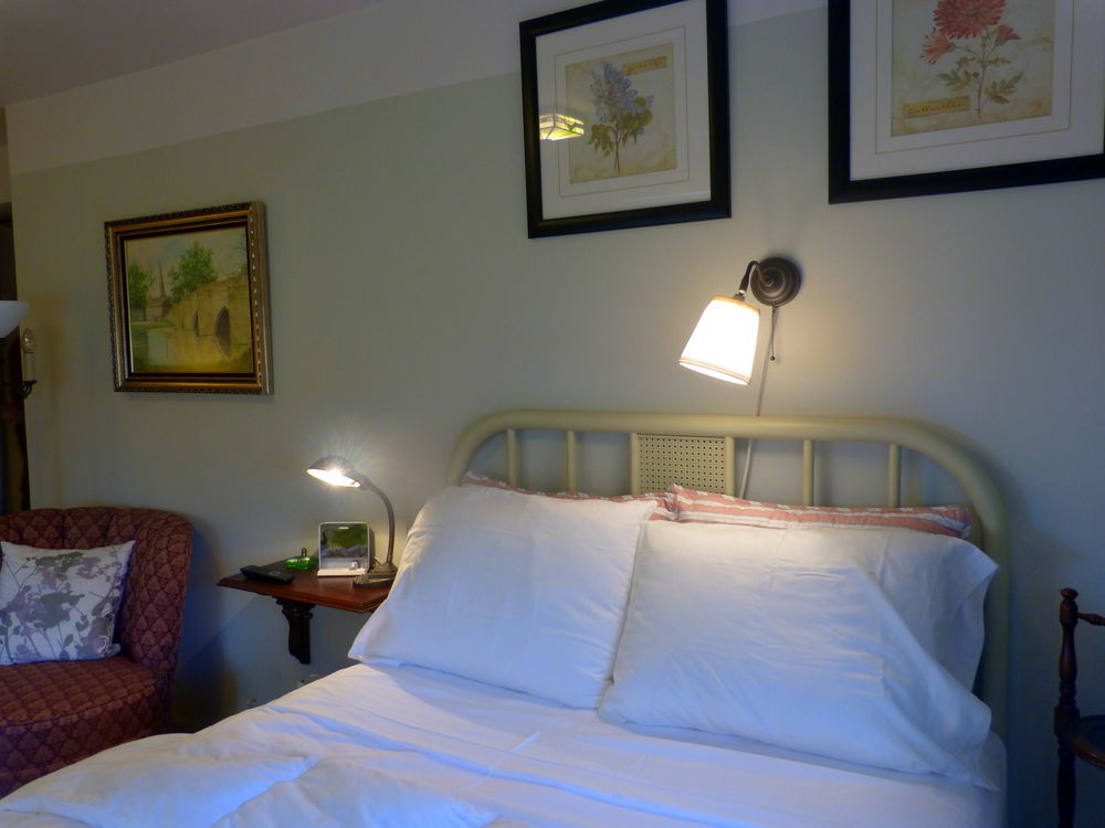 Omstead'S On Erie B&B Wheatley Kültér fotó